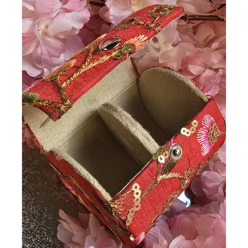 Armbanddoos rood met kleur geborduurd - Klein