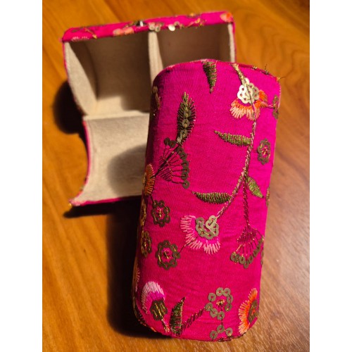 Armbanddoos fuchsiaroze met kleur geborduurd - Groot