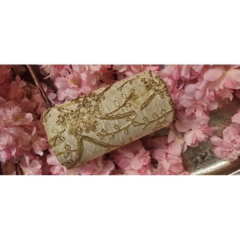 Armbanddoos champagne met goud geborduurd - Groot