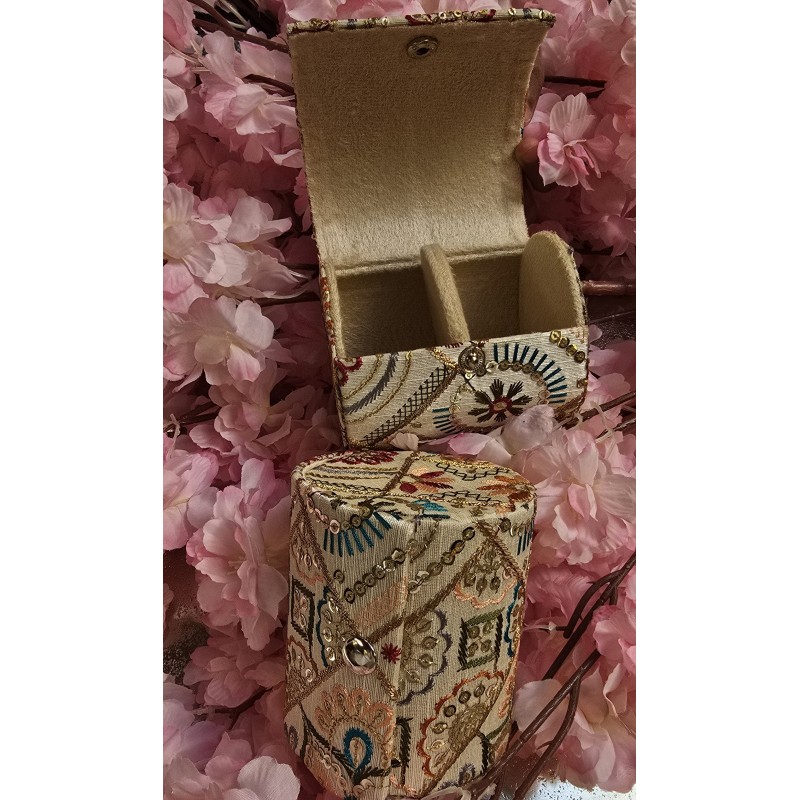 Armbanddoos champagne met kleur geborduurd - Klein