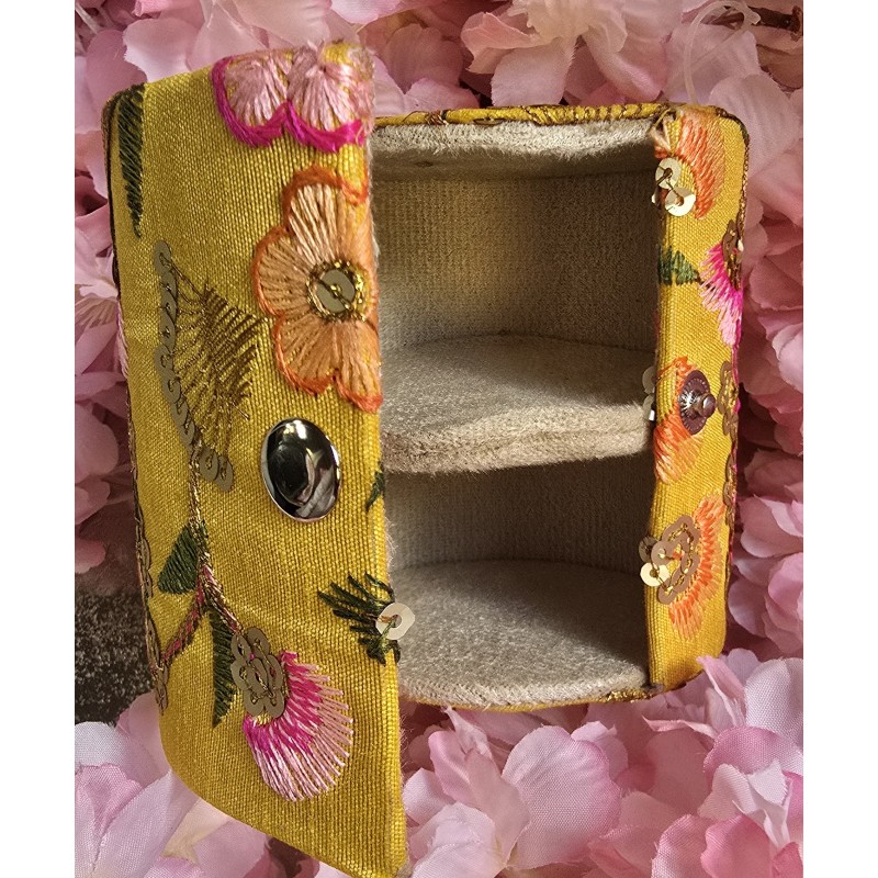 Armbanddoos mosterd/geel met kleur geborduurd - Klein