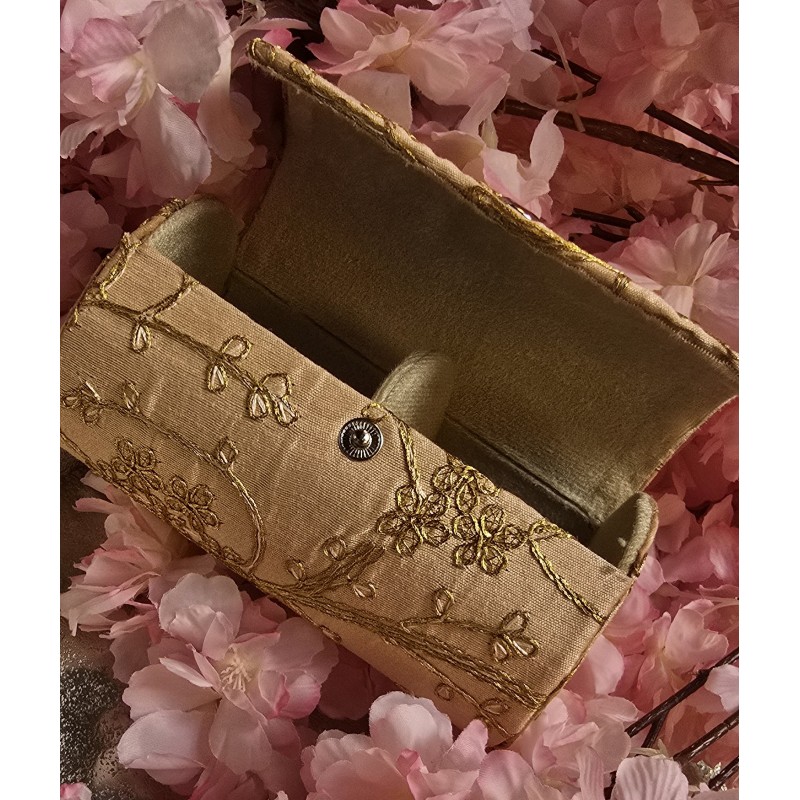 Armbanddoos nude met goud geborduurd - Groot