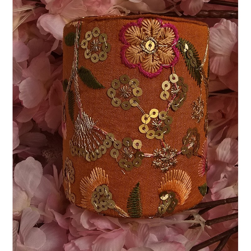 Armbanddoos oranje met kleur geborduurd - Klein