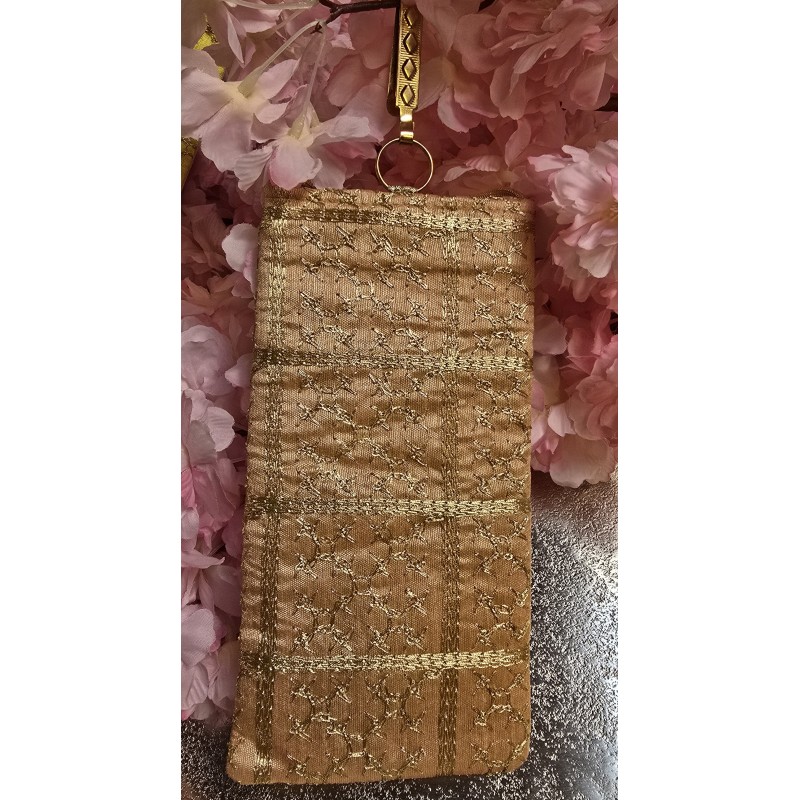 Mobielzakje champagne met goud geborduurd