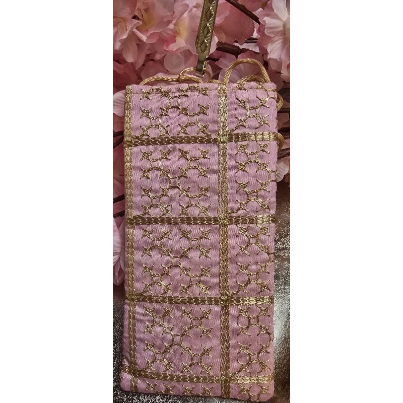 Mobielzakje pastel roze met goud geborduurd
